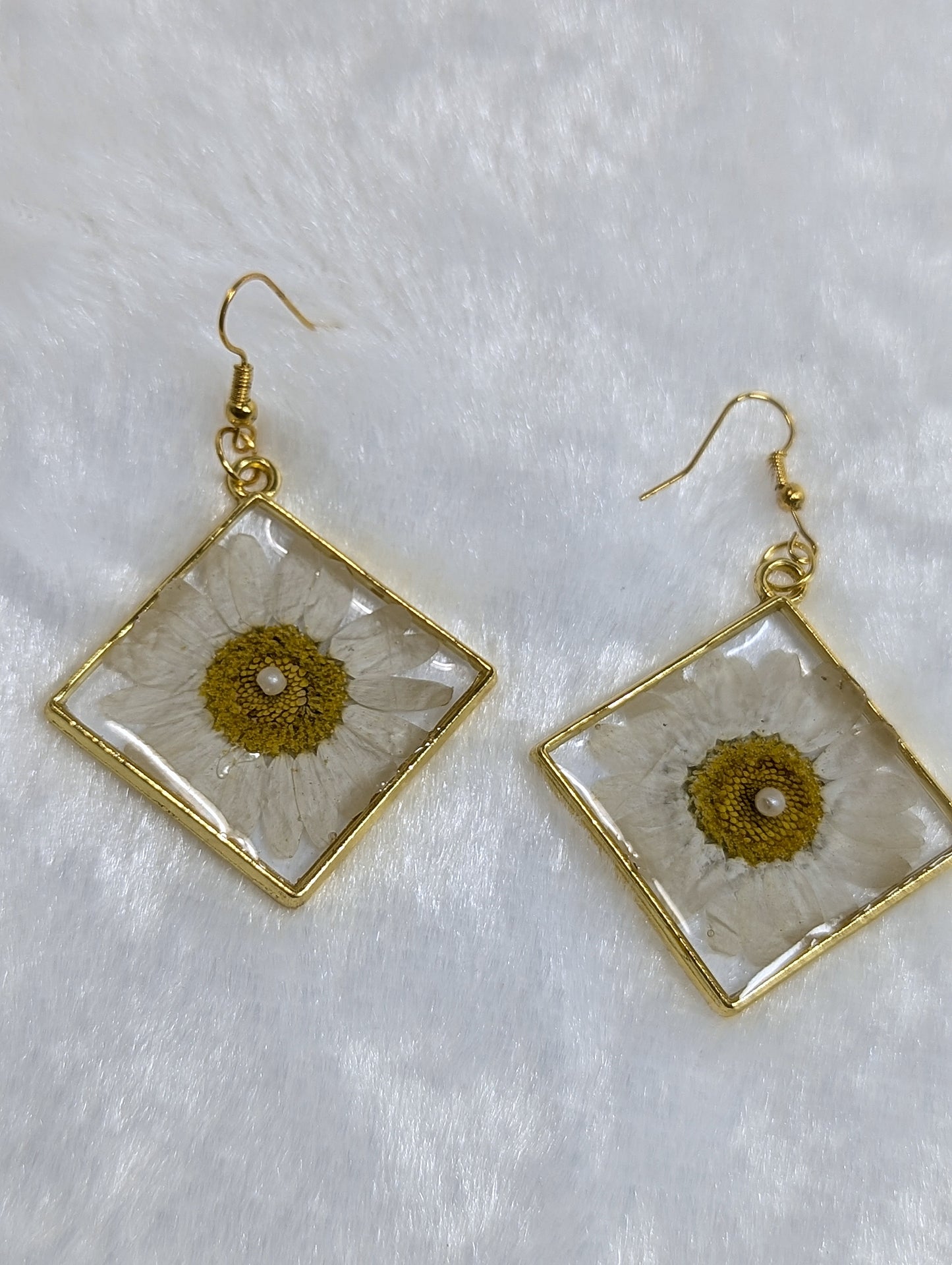 Daisy Resin Earrings