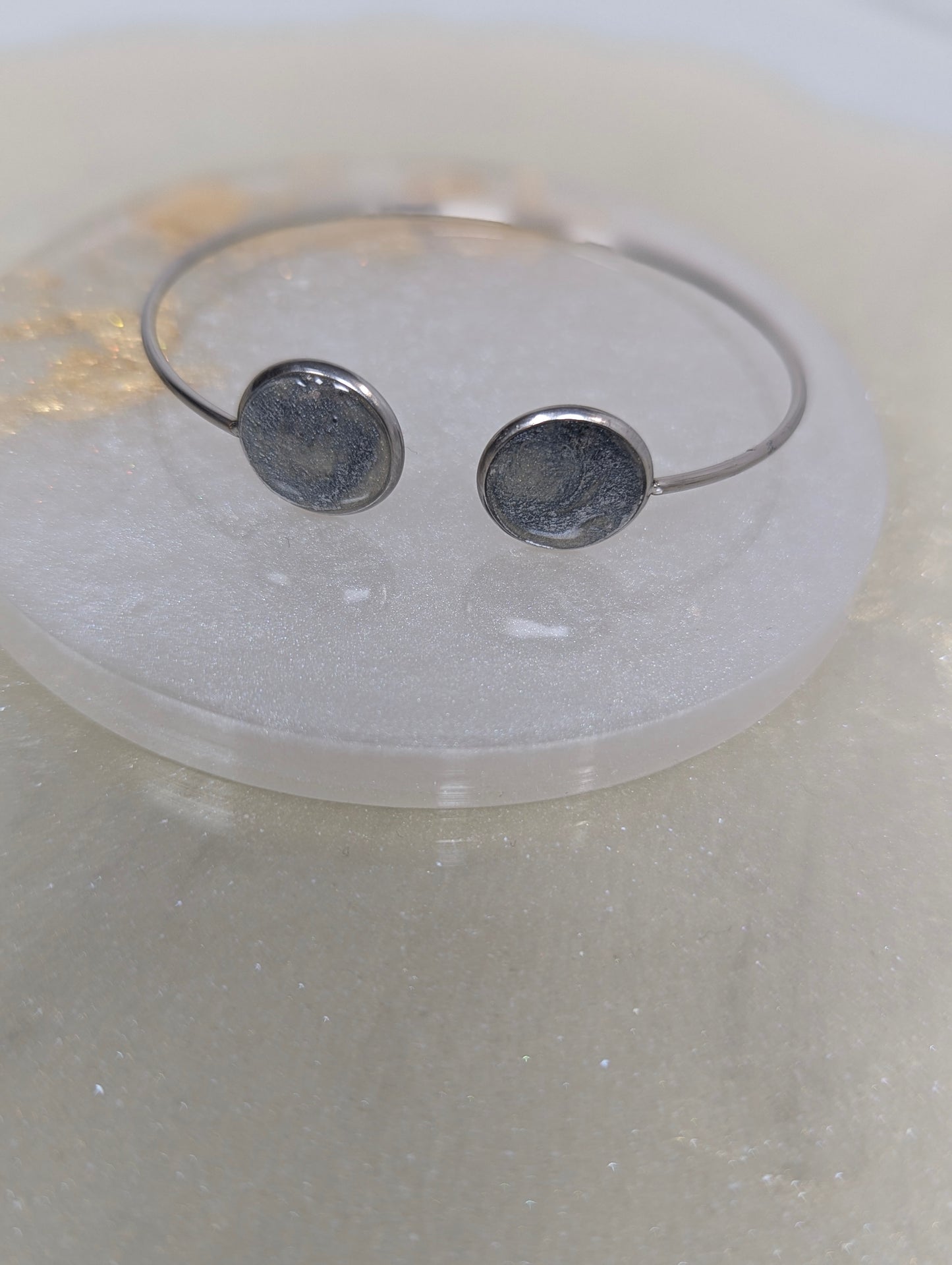 Pearl White and Gray Marble Resin Bangle