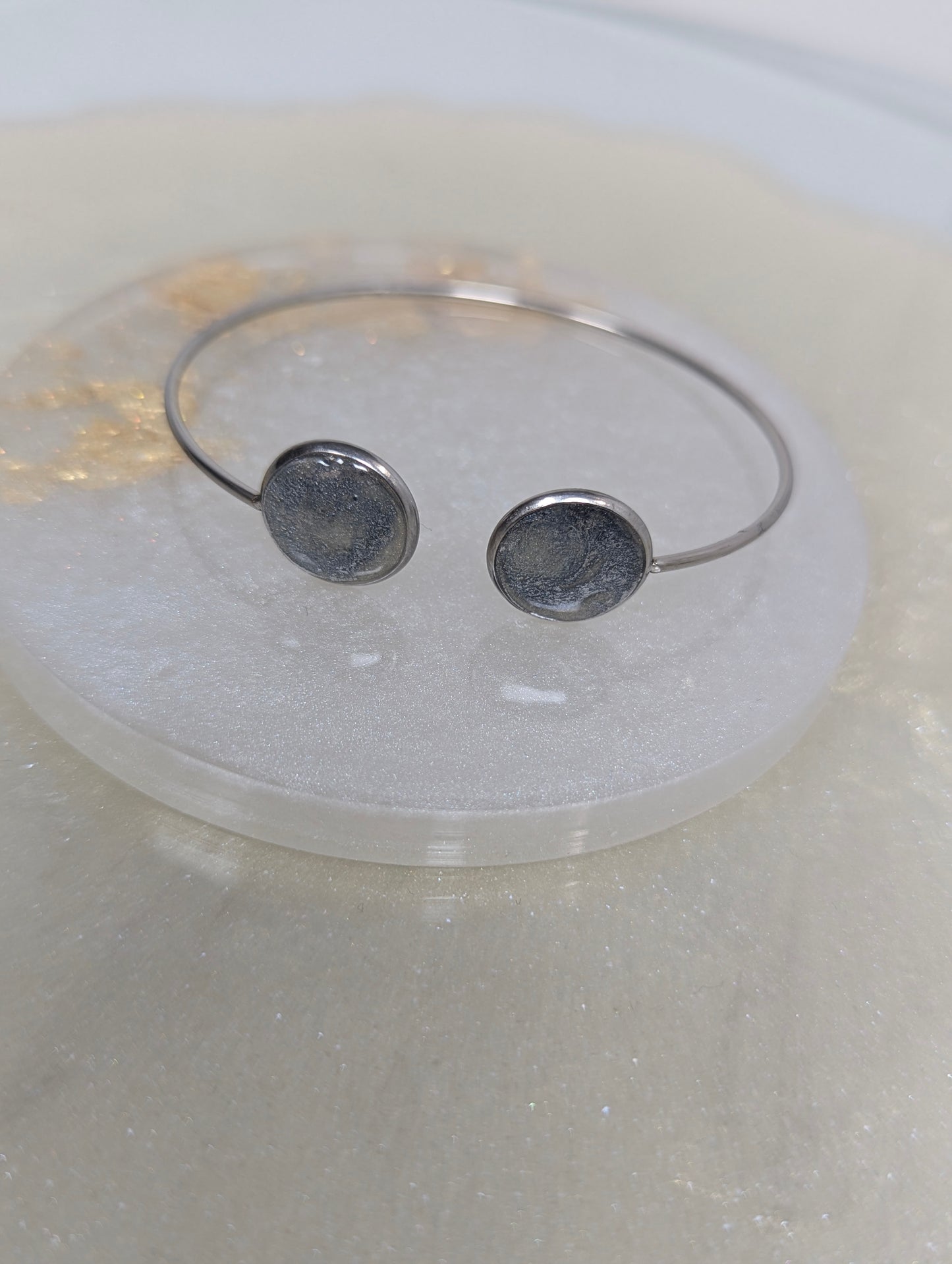 Pearl White and Gray Marble Resin Bangle