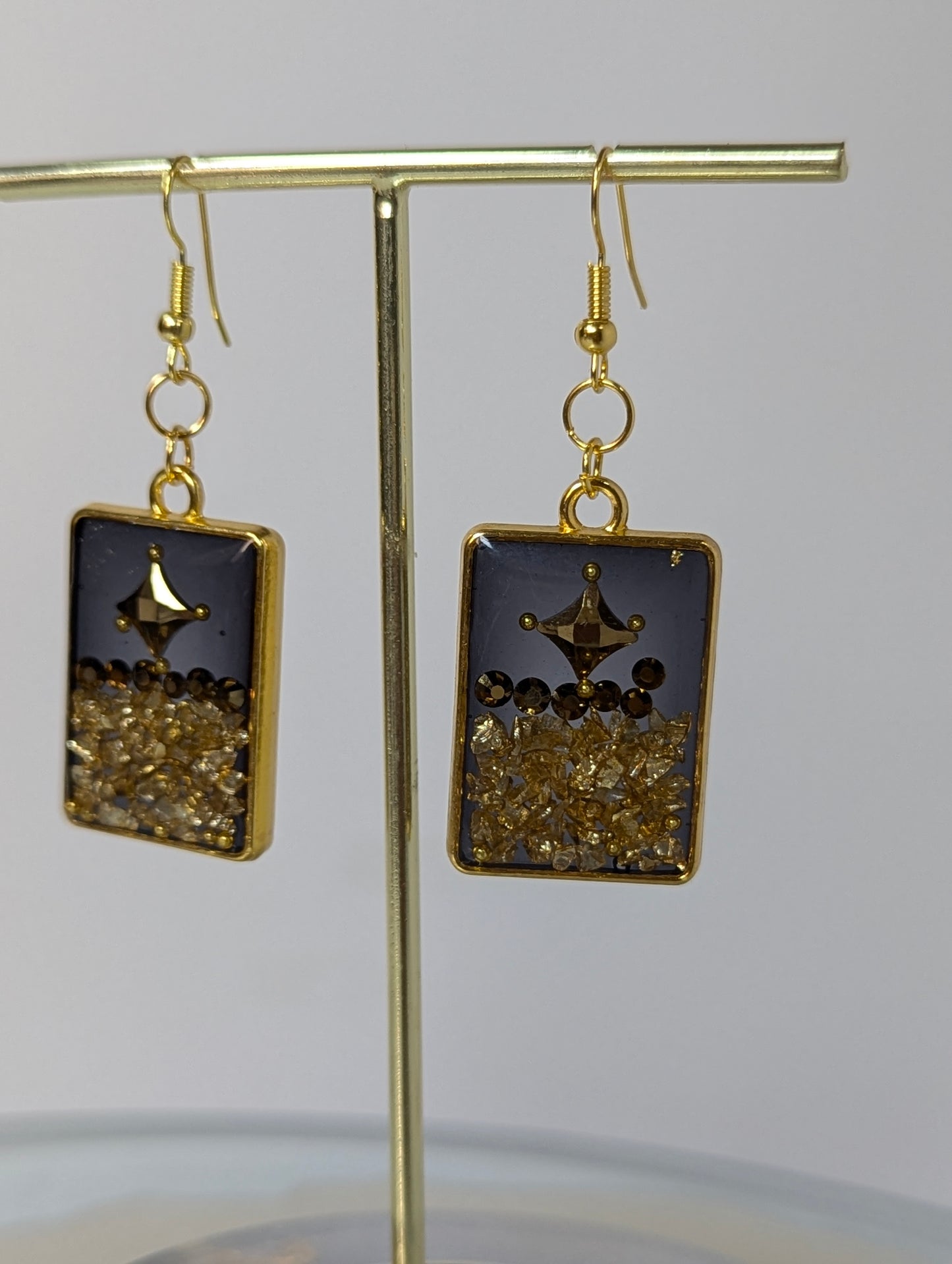 Gold Stones Resin Earrings -- Black