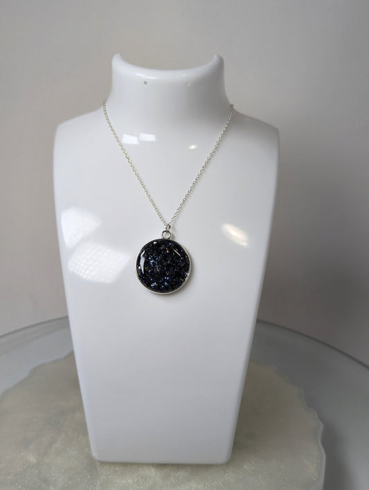 Gray Stones Resin Necklace