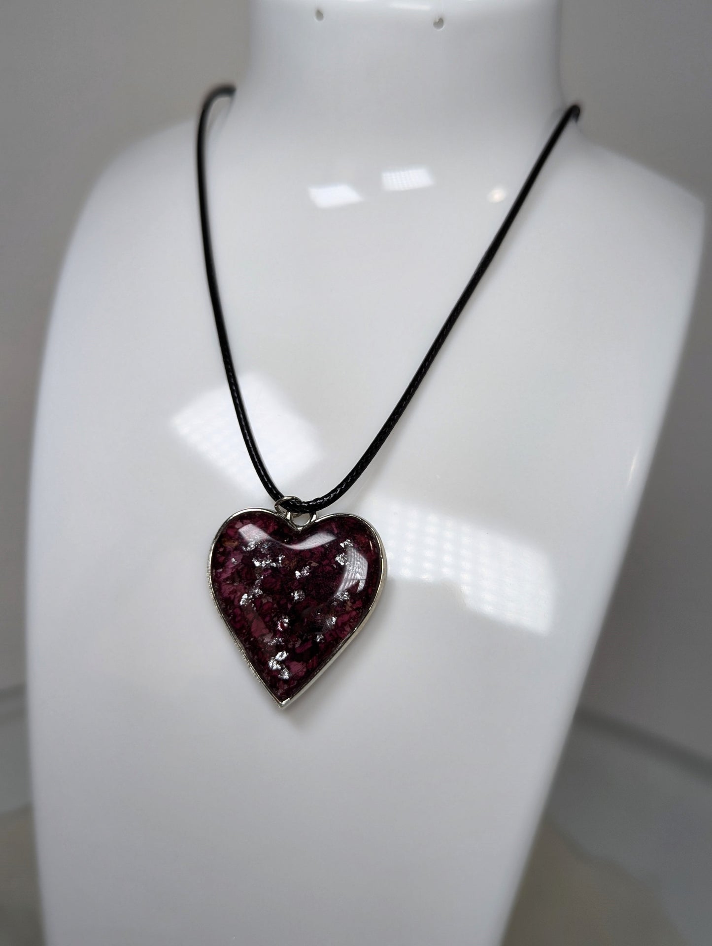 Rose Petals with Silver Flakes Necklace
