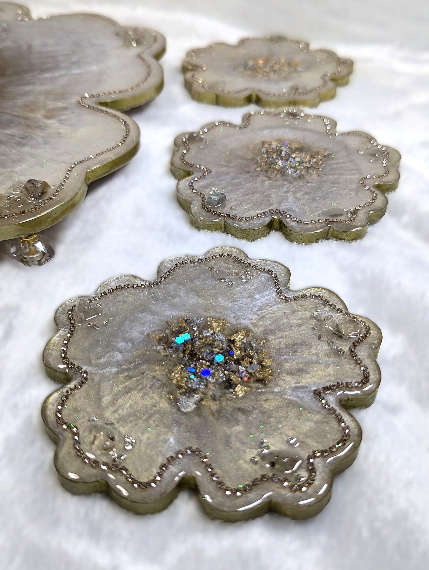 Resin Flower Shape Tray With Matching Coaster Set
