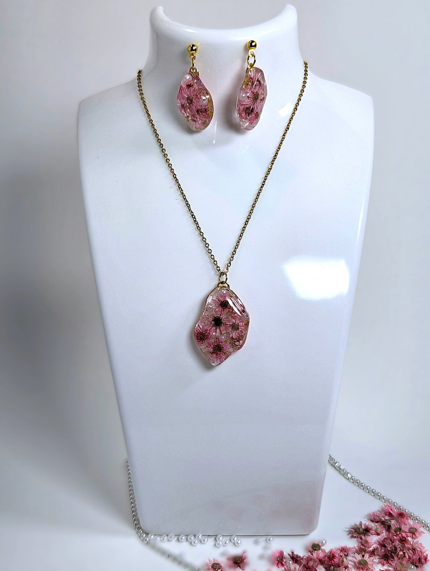 Mini Daisy Resin Jewelry -- Pink