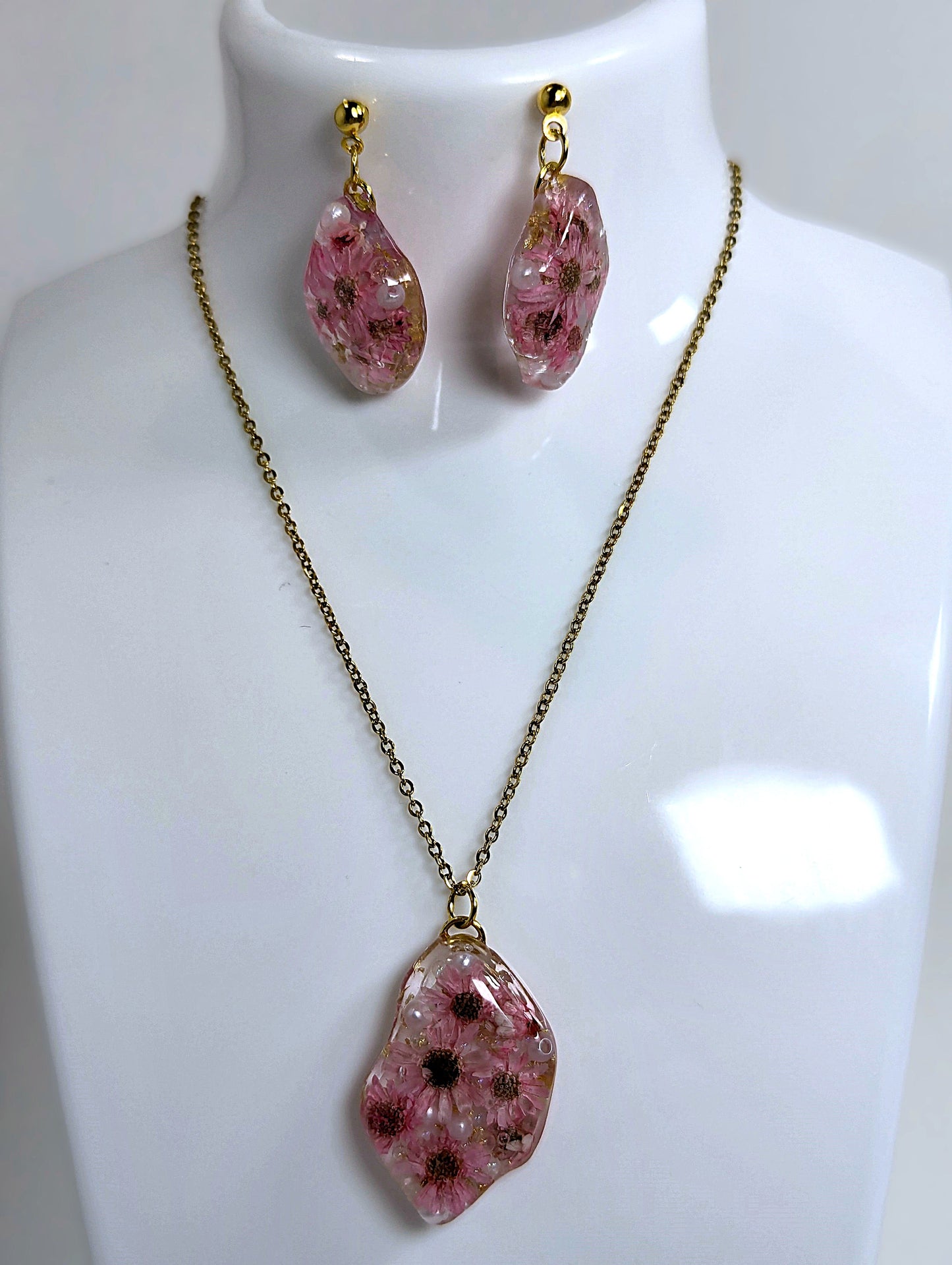Mini Daisy Resin Jewelry -- Pink
