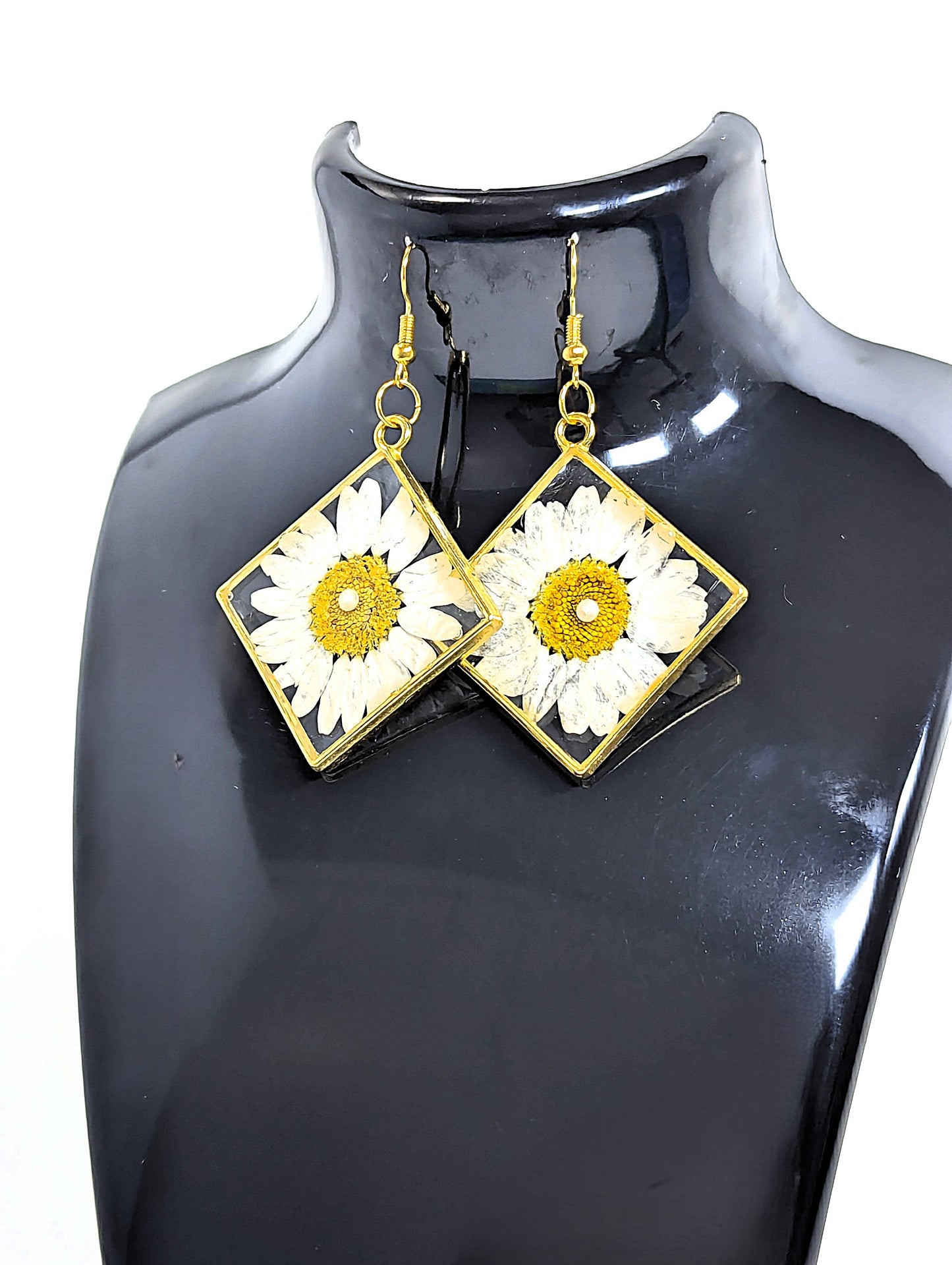 Daisy Resin Earrings