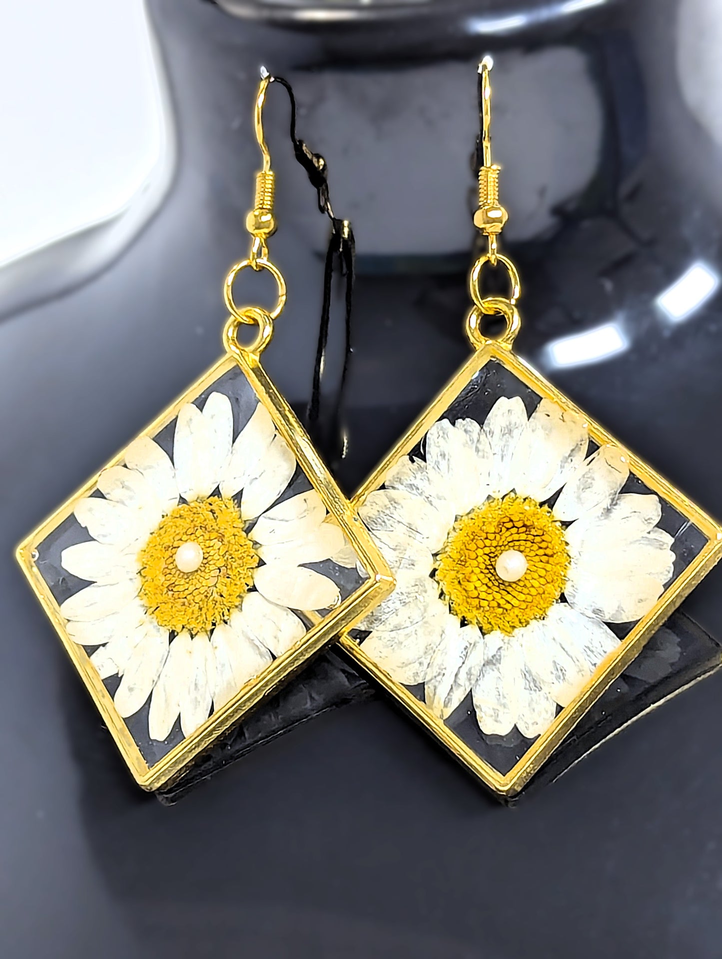 Daisy Resin Earrings