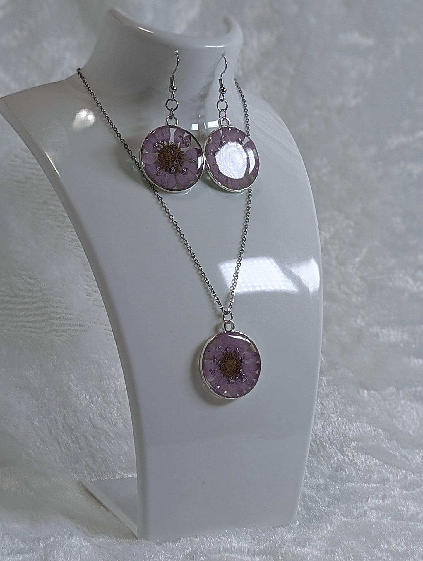 Daisy Flower Resin Jewelry -- Purple