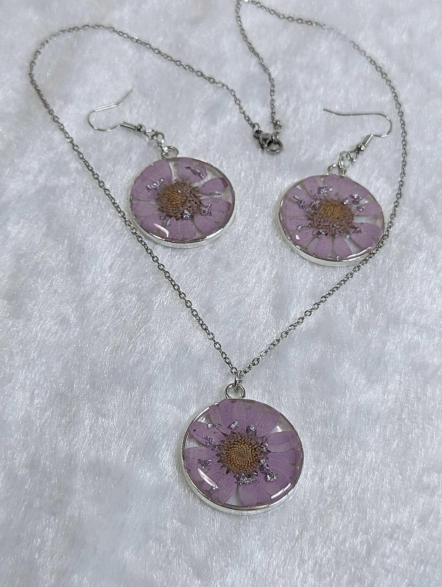 Daisy Flower Resin Jewelry -- Purple