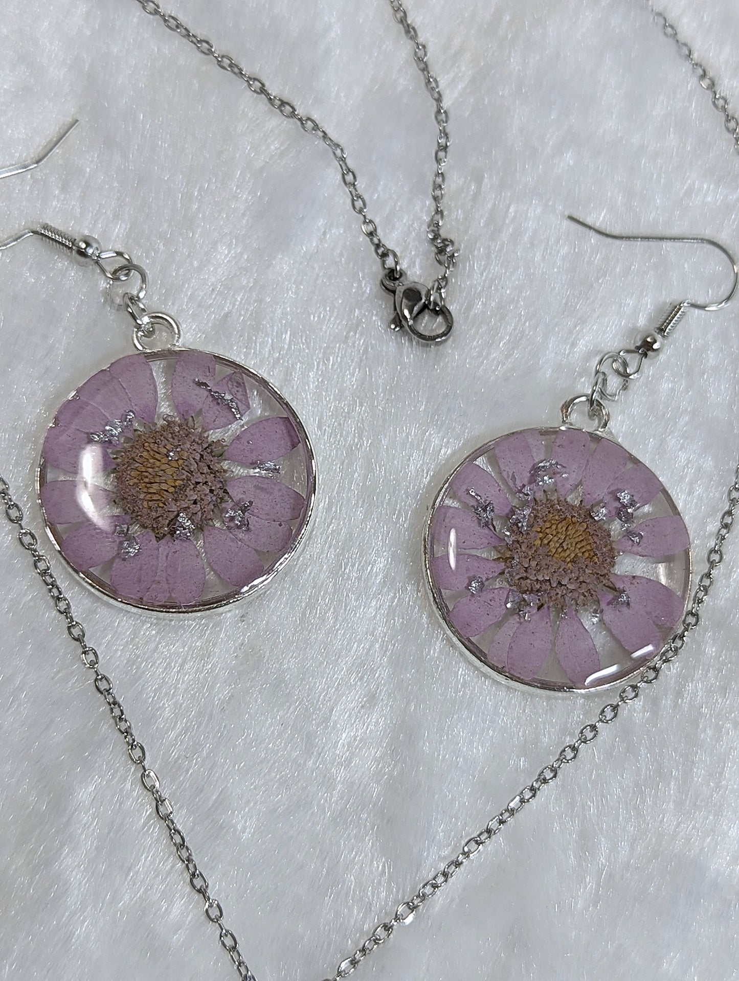 Daisy Flower Resin Jewelry -- Purple