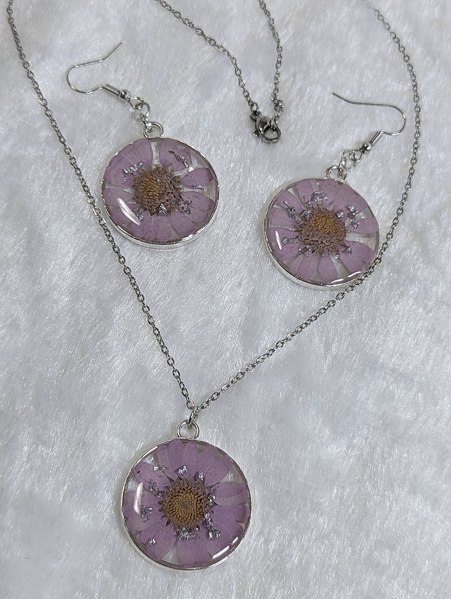 Daisy Flower Resin Jewelry -- Purple