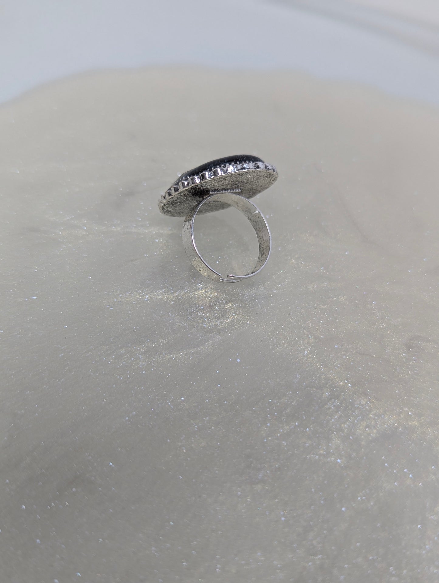 Broken Stone Resin Ring -- Charcoal