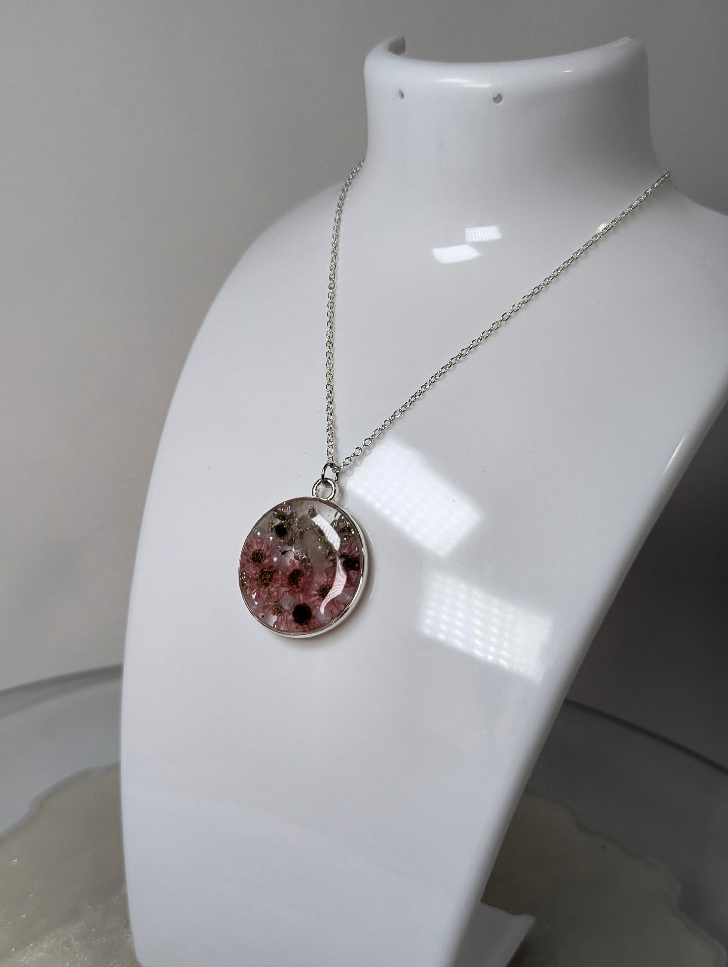 Pink Mini Daisy with Pearls Necklace 