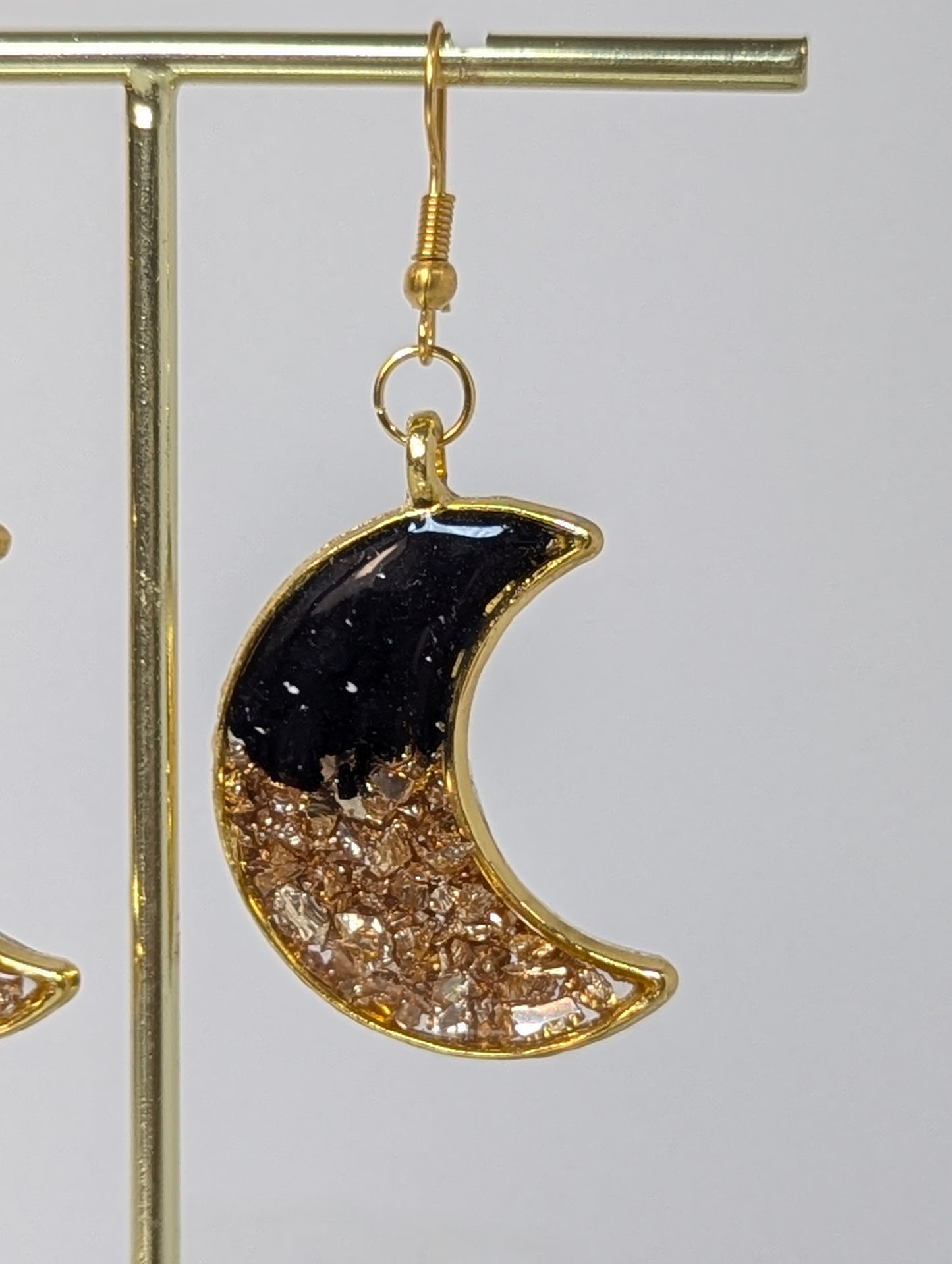 Black and Gold Stones Resin Earrings